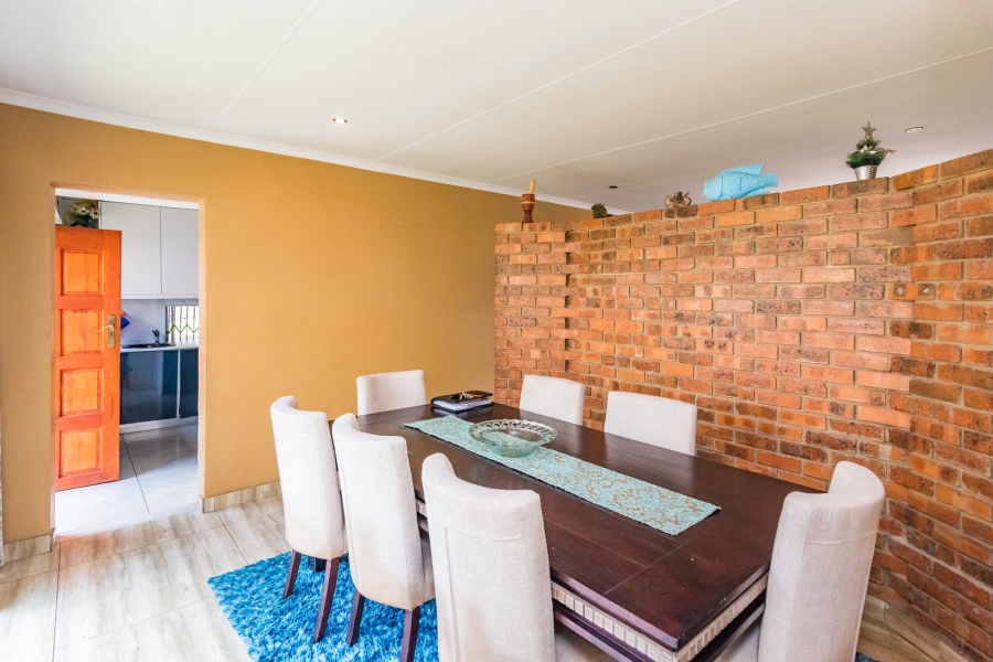 5 Bedroom Property for Sale in Weltevreden Park Gauteng
