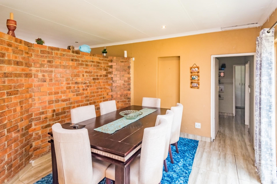 5 Bedroom Property for Sale in Weltevreden Park Gauteng