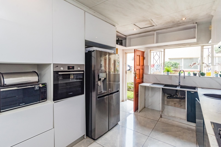 5 Bedroom Property for Sale in Weltevreden Park Gauteng