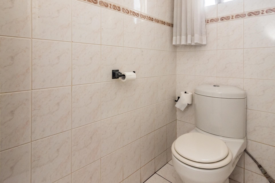 5 Bedroom Property for Sale in Weltevreden Park Gauteng