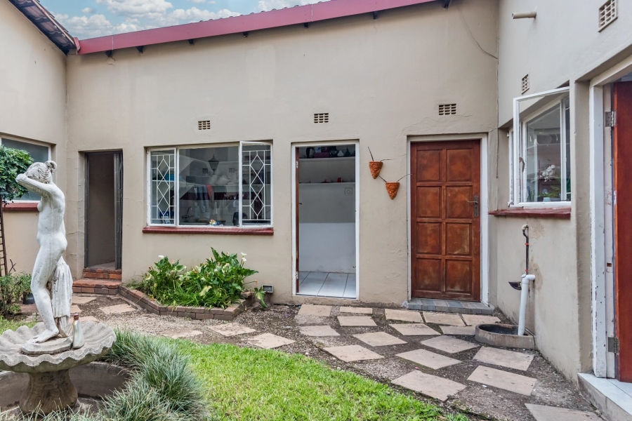 5 Bedroom Property for Sale in Weltevreden Park Gauteng