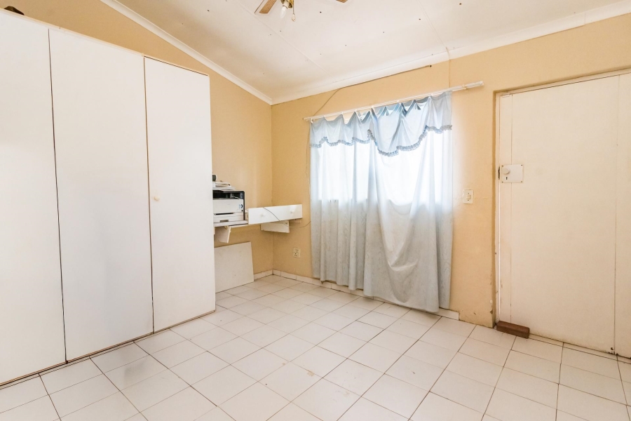 5 Bedroom Property for Sale in Weltevreden Park Gauteng