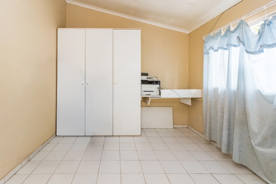 5 Bedroom Property for Sale in Weltevreden Park Gauteng