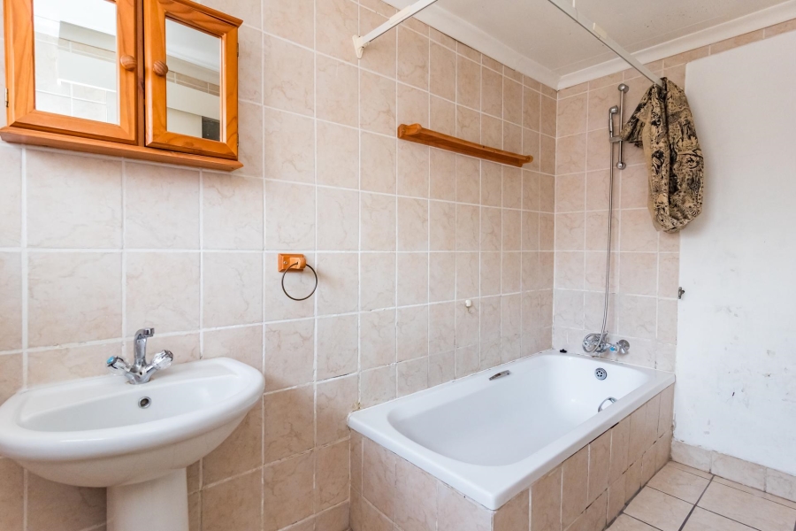 5 Bedroom Property for Sale in Weltevreden Park Gauteng