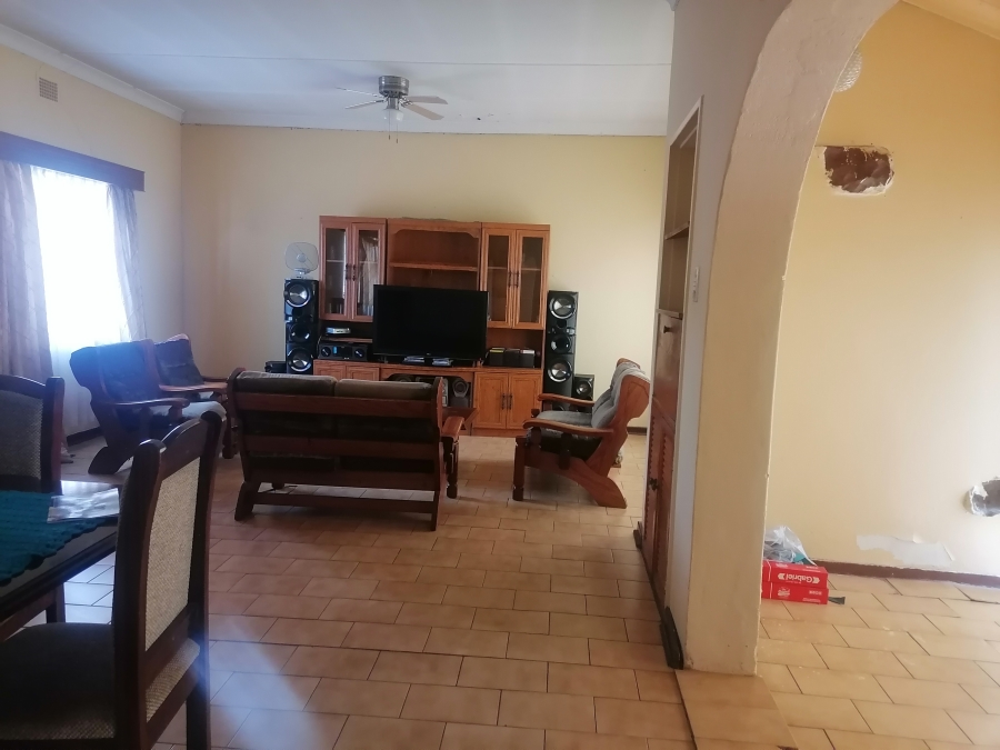 3 Bedroom Property for Sale in Clayville East Gauteng
