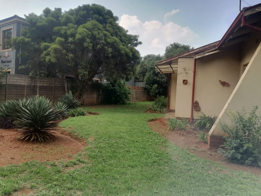 3 Bedroom Property for Sale in Clayville East Gauteng