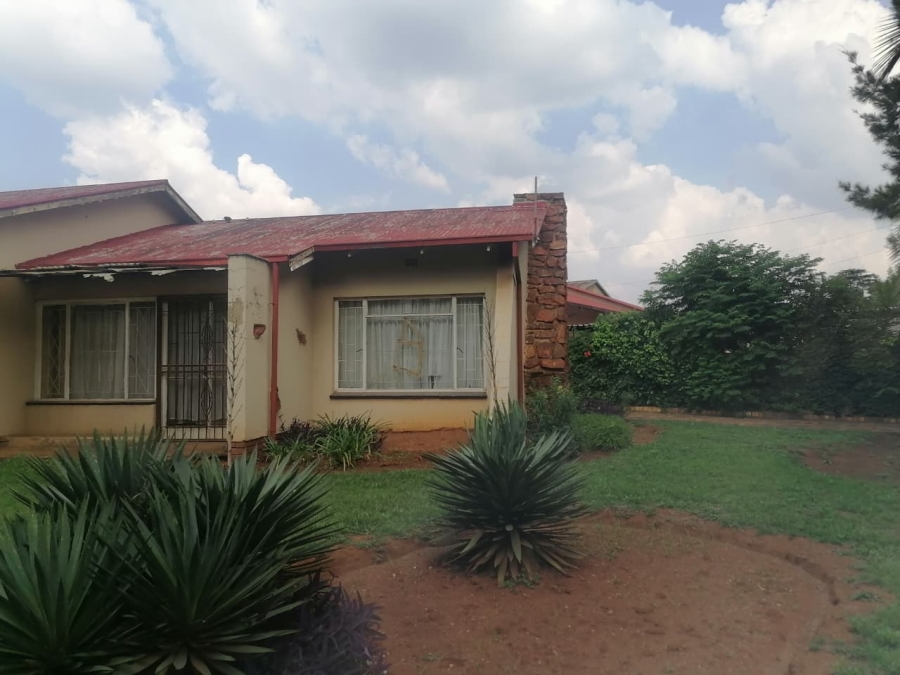 3 Bedroom Property for Sale in Clayville East Gauteng