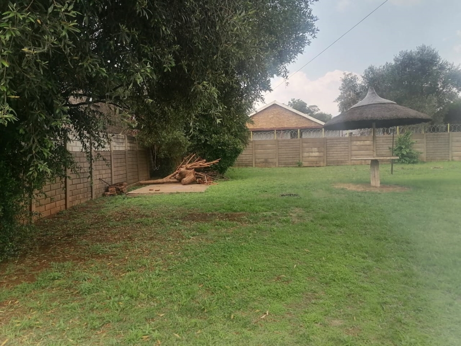 3 Bedroom Property for Sale in Clayville East Gauteng