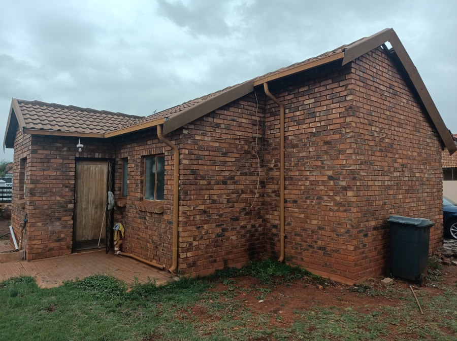 2 Bedroom Property for Sale in The Orchards Gauteng