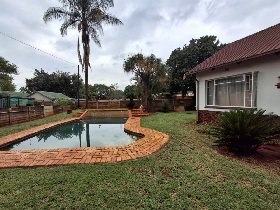 4 Bedroom Property for Sale in Dorandia Gauteng