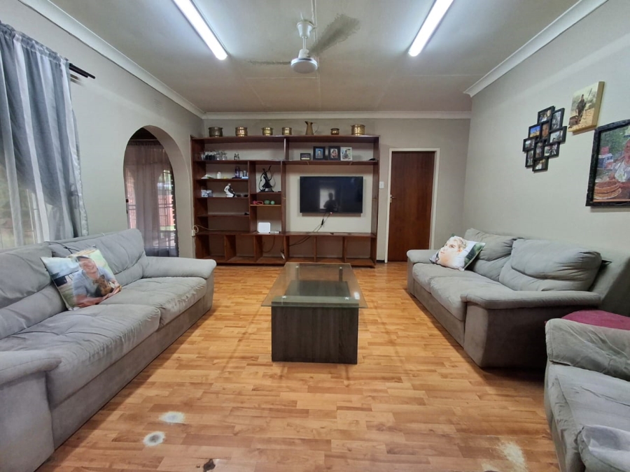 4 Bedroom Property for Sale in Dorandia Gauteng