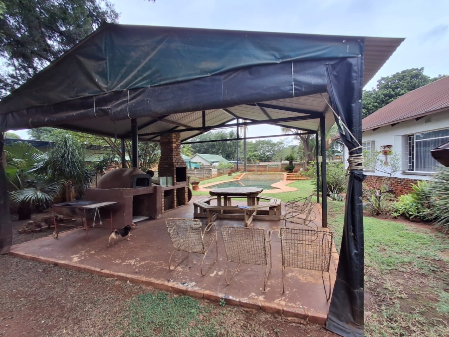 4 Bedroom Property for Sale in Dorandia Gauteng