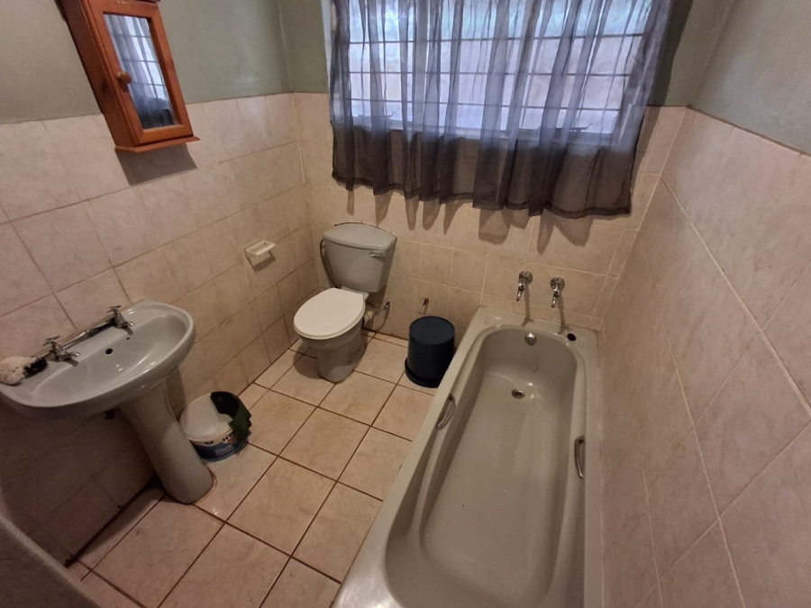 4 Bedroom Property for Sale in Dorandia Gauteng