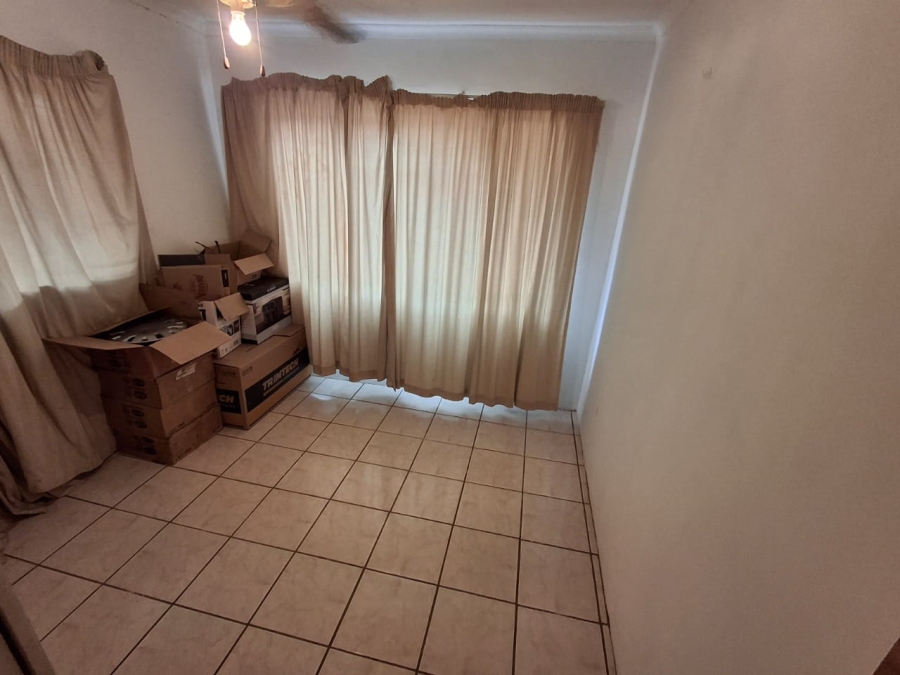 4 Bedroom Property for Sale in Dorandia Gauteng