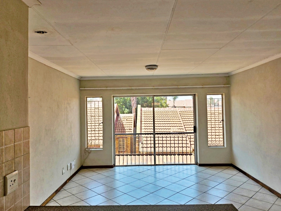 2 Bedroom Property for Sale in Glen Marais Gauteng