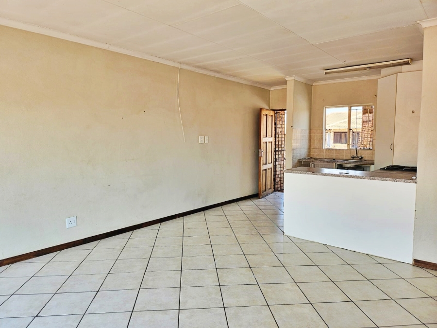 2 Bedroom Property for Sale in Glen Marais Gauteng