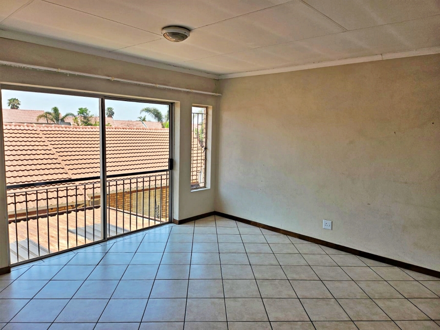 2 Bedroom Property for Sale in Glen Marais Gauteng