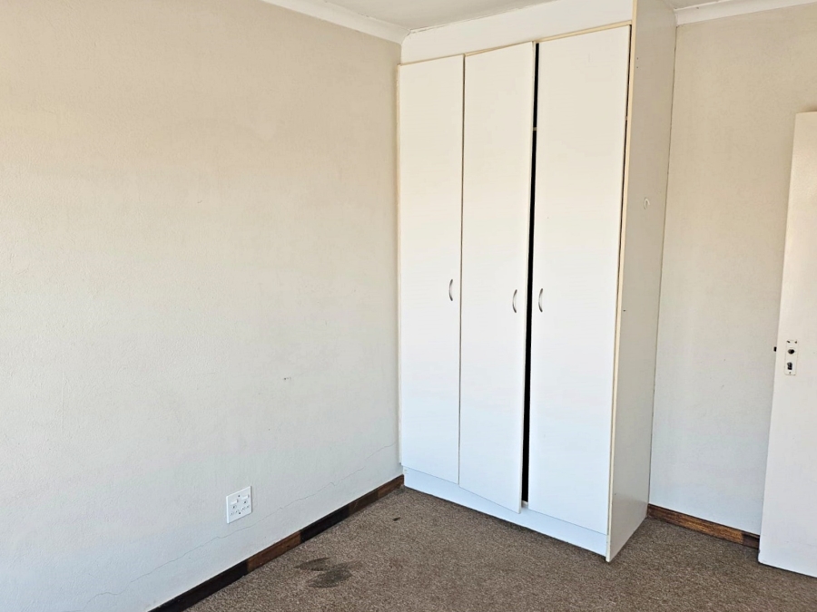 2 Bedroom Property for Sale in Glen Marais Gauteng