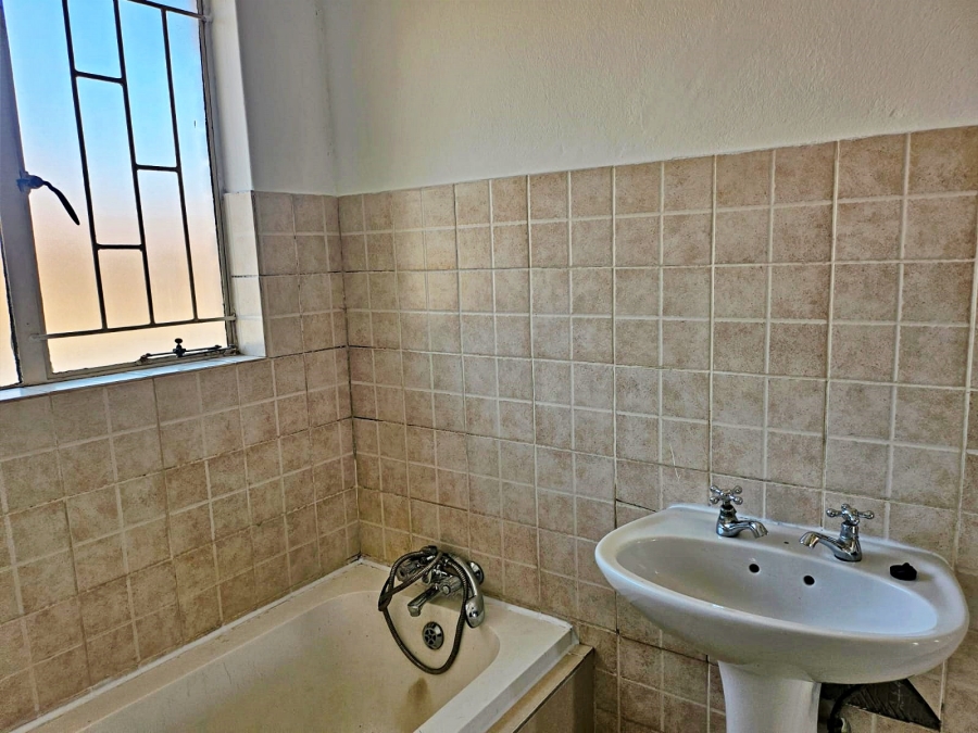 2 Bedroom Property for Sale in Glen Marais Gauteng