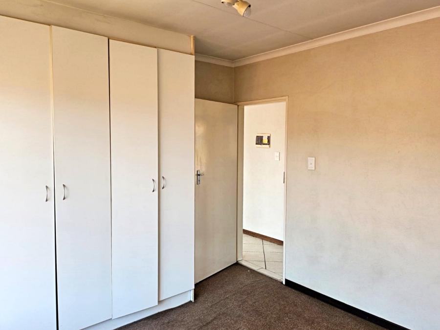 2 Bedroom Property for Sale in Glen Marais Gauteng