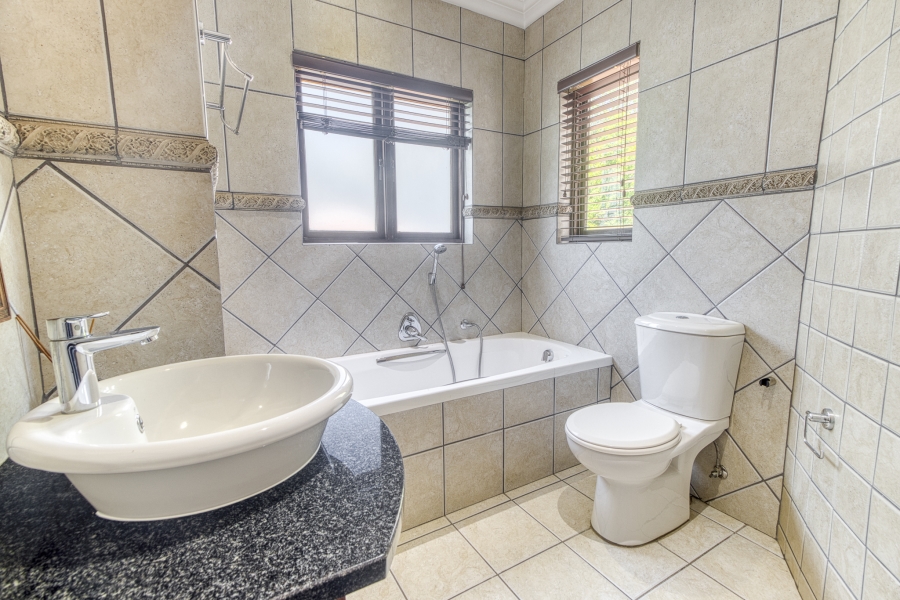 4 Bedroom Property for Sale in Cedar Lakes Gauteng