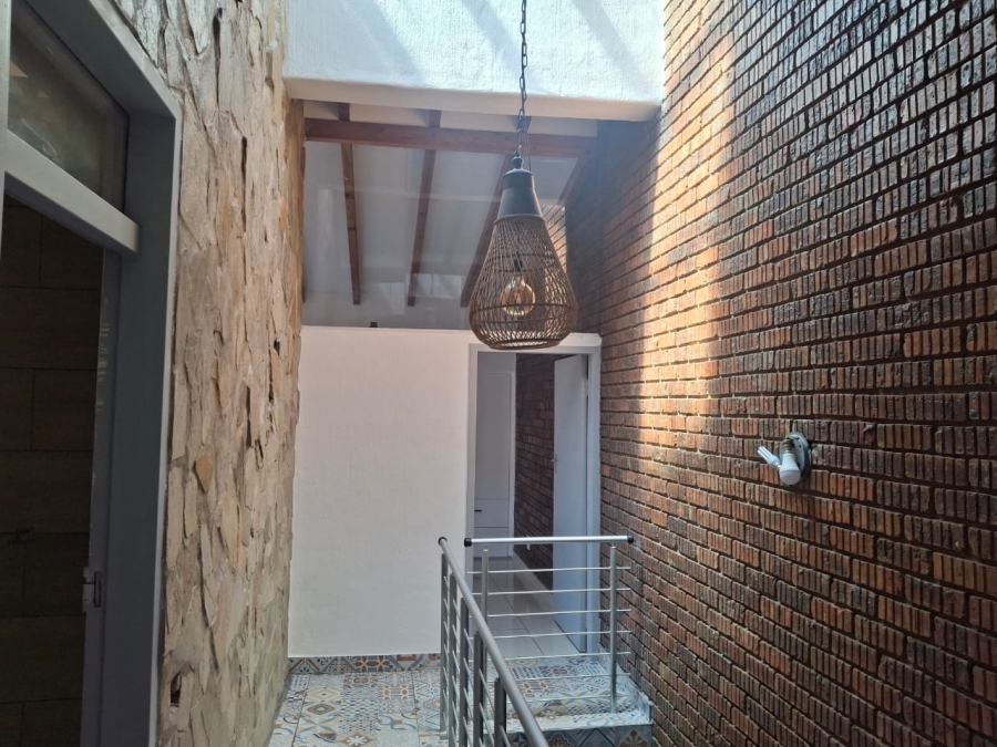 To Let 3 Bedroom Property for Rent in Linmeyer Gauteng