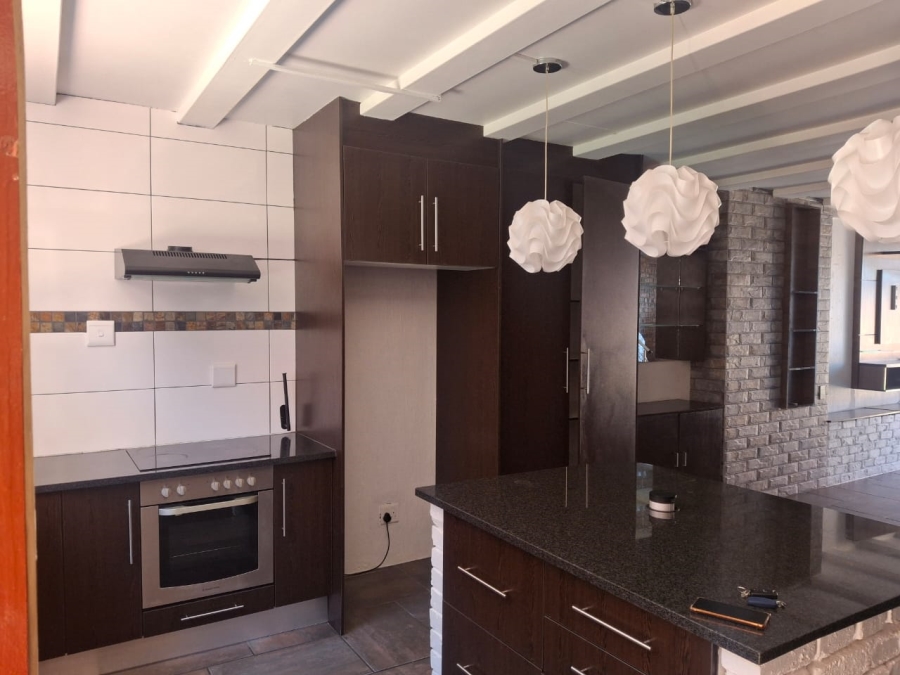 To Let 3 Bedroom Property for Rent in Linmeyer Gauteng