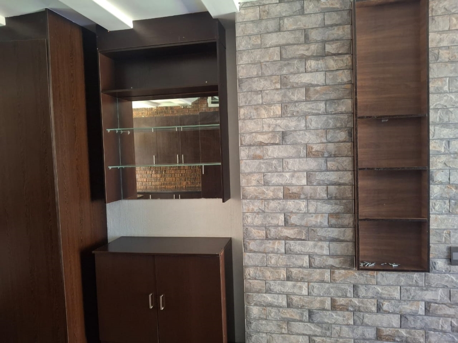 To Let 3 Bedroom Property for Rent in Linmeyer Gauteng