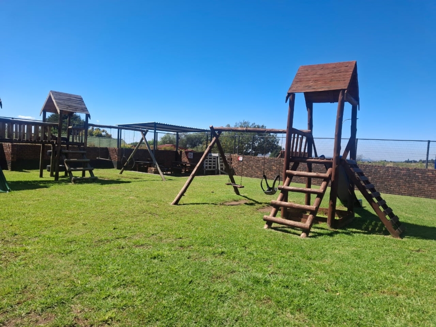 To Let 3 Bedroom Property for Rent in Linmeyer Gauteng