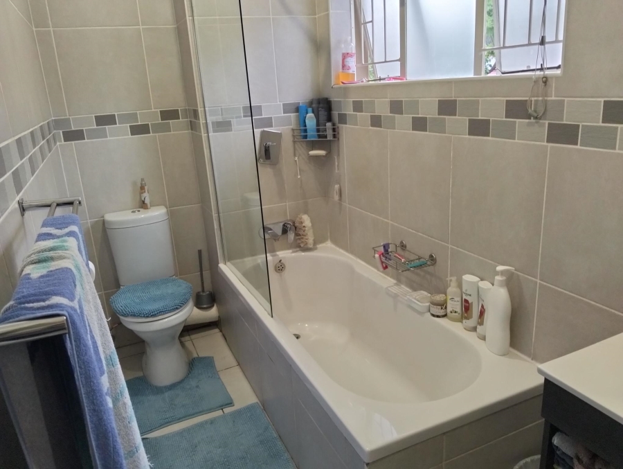 3 Bedroom Property for Sale in Garsfontein Gauteng