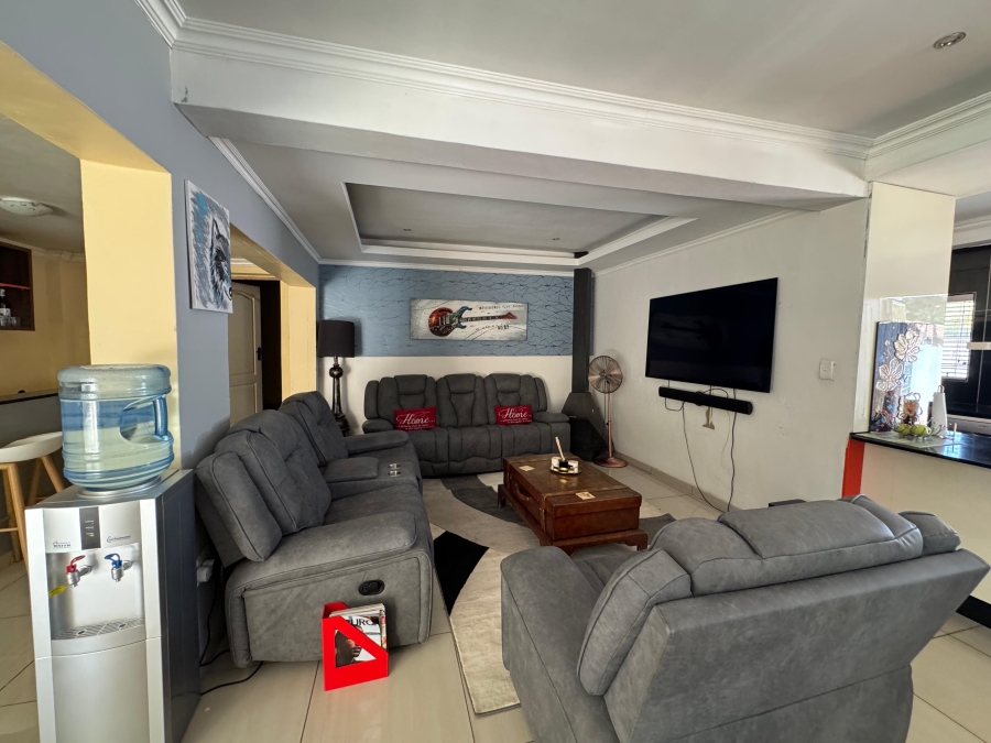 4 Bedroom Property for Sale in Mulbarton Gauteng