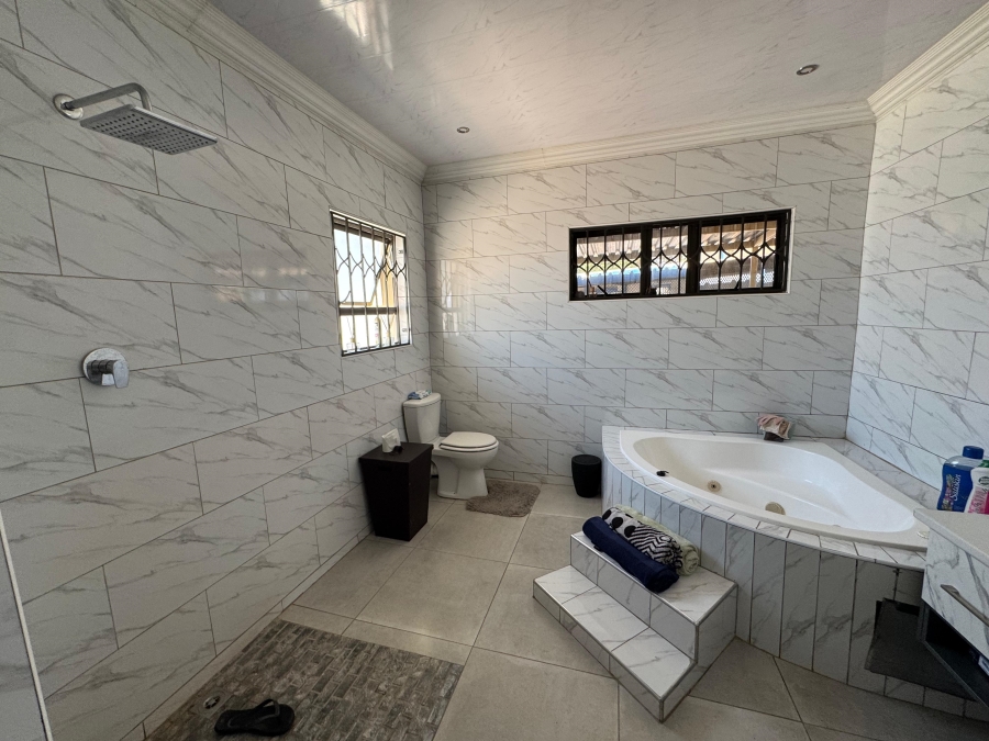 4 Bedroom Property for Sale in Mulbarton Gauteng