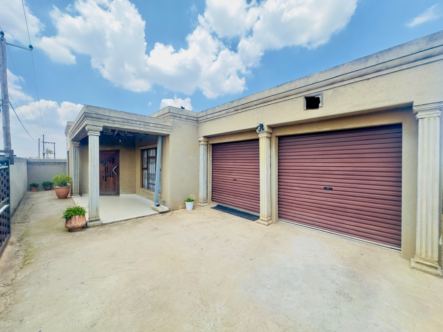 3 Bedroom Property for Sale in Tsakane Gauteng