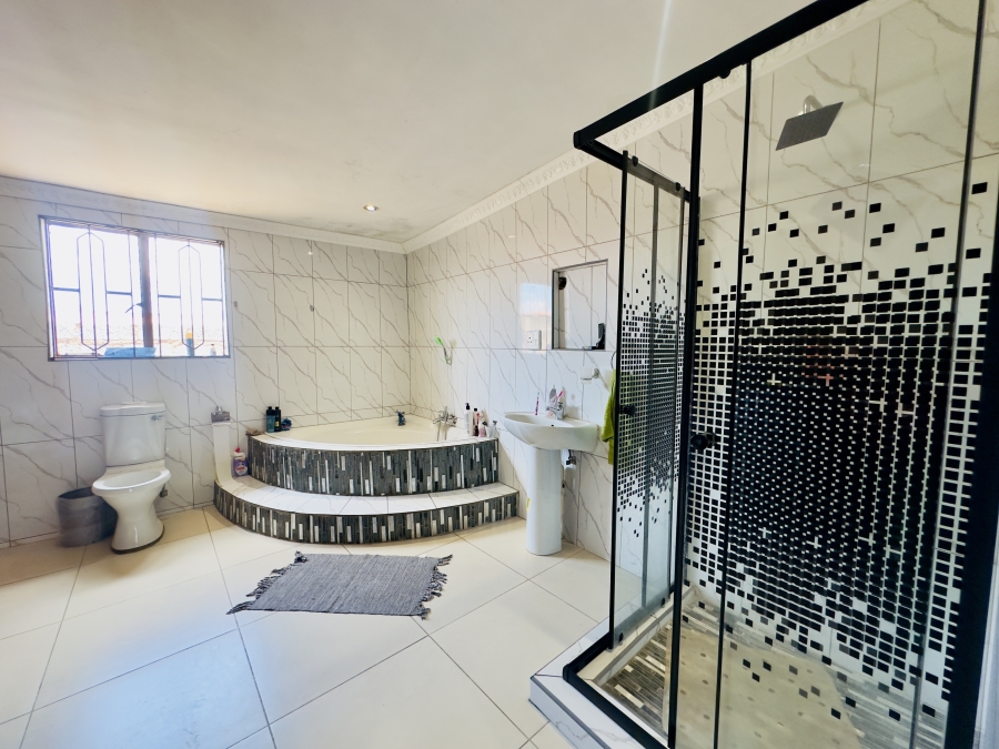 3 Bedroom Property for Sale in Tsakane Gauteng