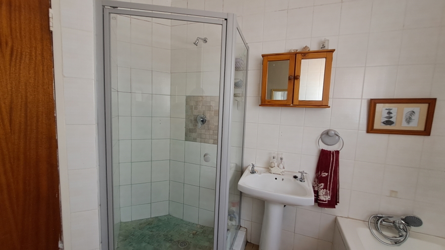 4 Bedroom Property for Sale in Overkruin Gauteng