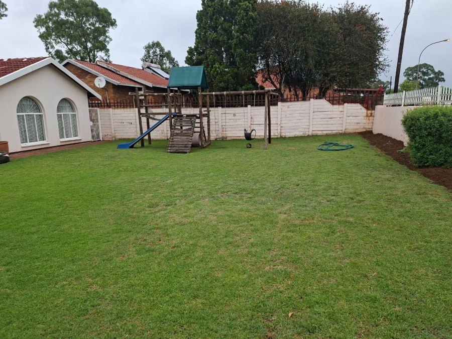 3 Bedroom Property for Sale in Bakerton Gauteng