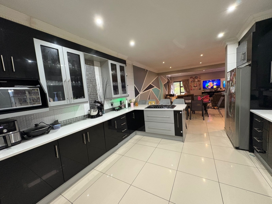 3 Bedroom Property for Sale in Sunnyridge Gauteng