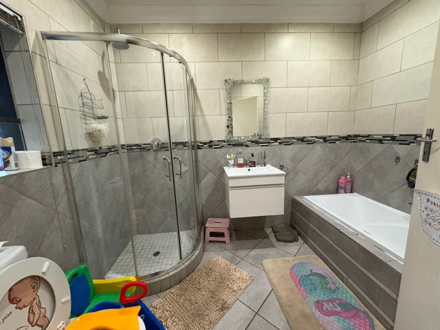 3 Bedroom Property for Sale in Sunnyridge Gauteng