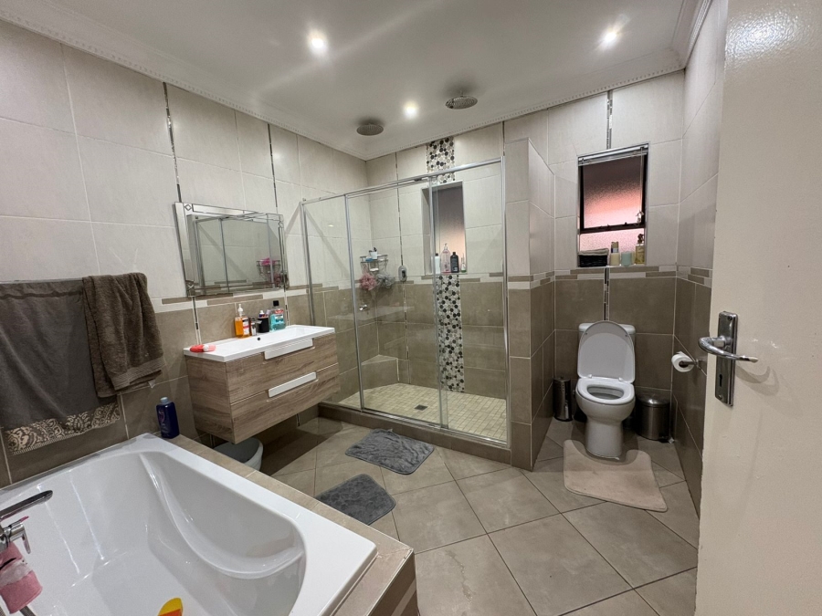 3 Bedroom Property for Sale in Sunnyridge Gauteng