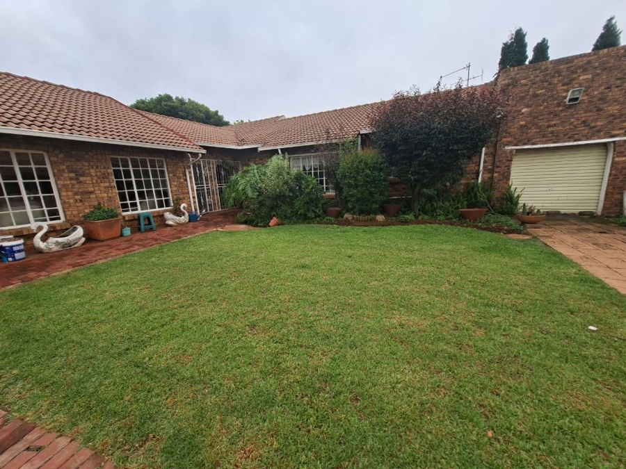 4 Bedroom Property for Sale in Bakerton Gauteng