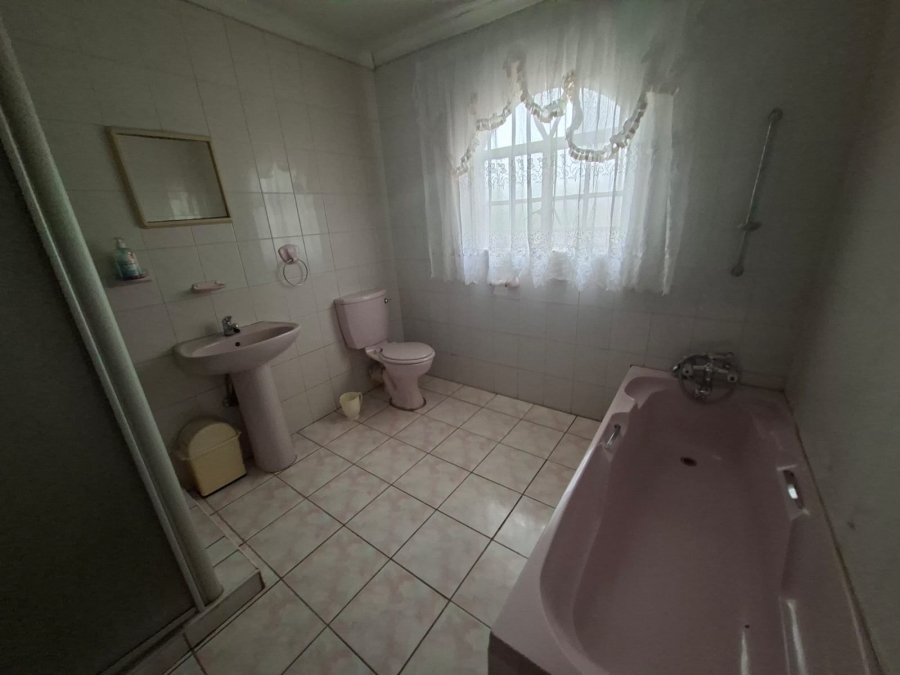 4 Bedroom Property for Sale in Bakerton Gauteng