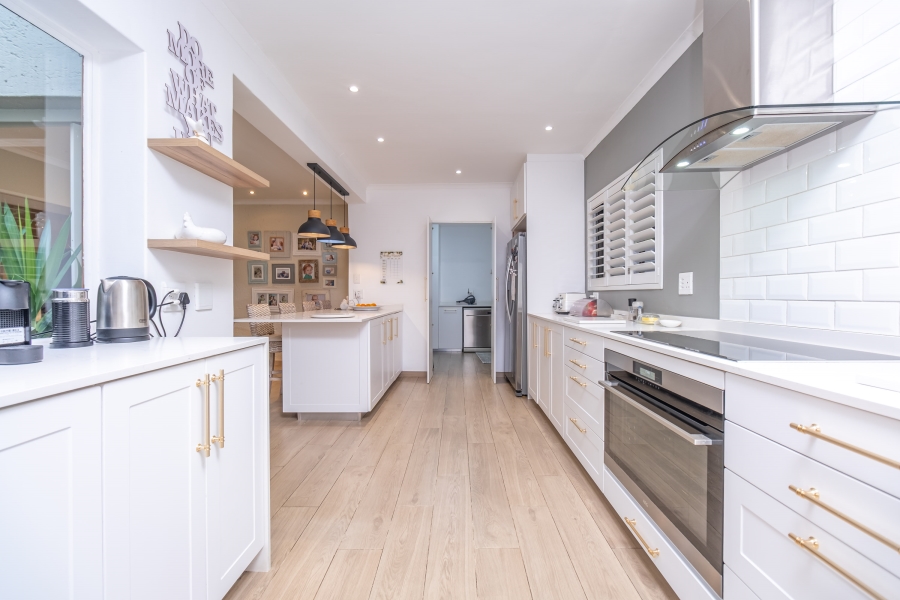 4 Bedroom Property for Sale in Lonehill Gauteng