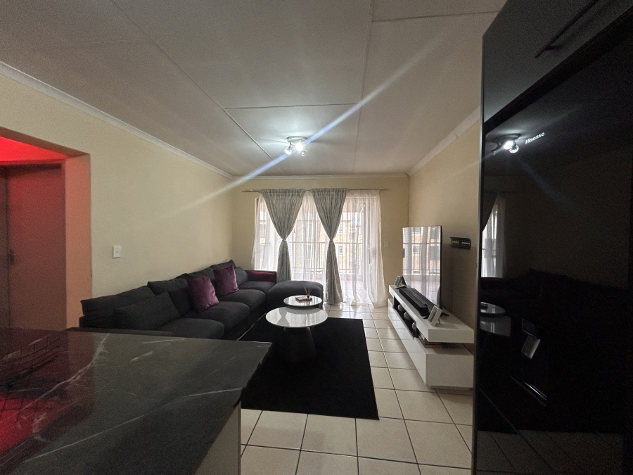 To Let 2 Bedroom Property for Rent in North Riding Gauteng