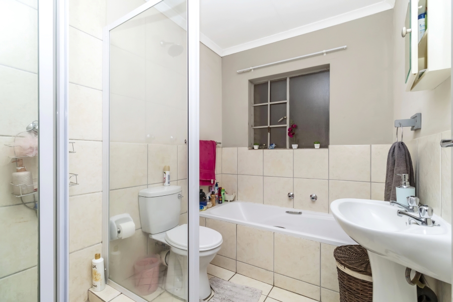 To Let 2 Bedroom Property for Rent in North Riding Gauteng