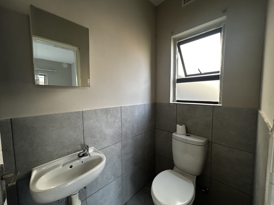 To Let 2 Bedroom Property for Rent in Norton Home Estate AH Gauteng