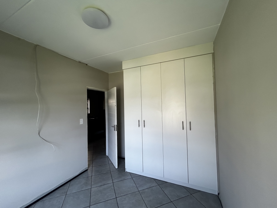 To Let 2 Bedroom Property for Rent in Norton Home Estate AH Gauteng