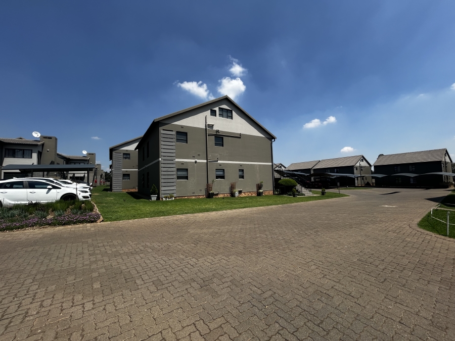To Let 2 Bedroom Property for Rent in Norton Home Estate AH Gauteng