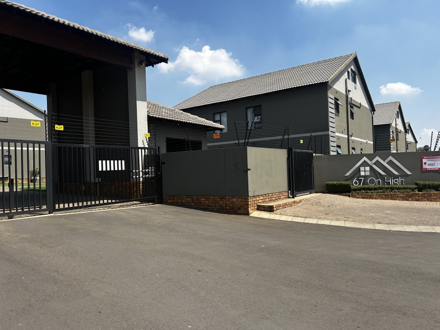 To Let 2 Bedroom Property for Rent in Norton Home Estate AH Gauteng