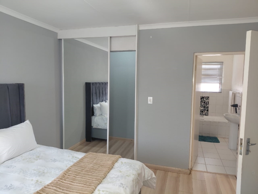 To Let 2 Bedroom Property for Rent in Sundowner Gauteng