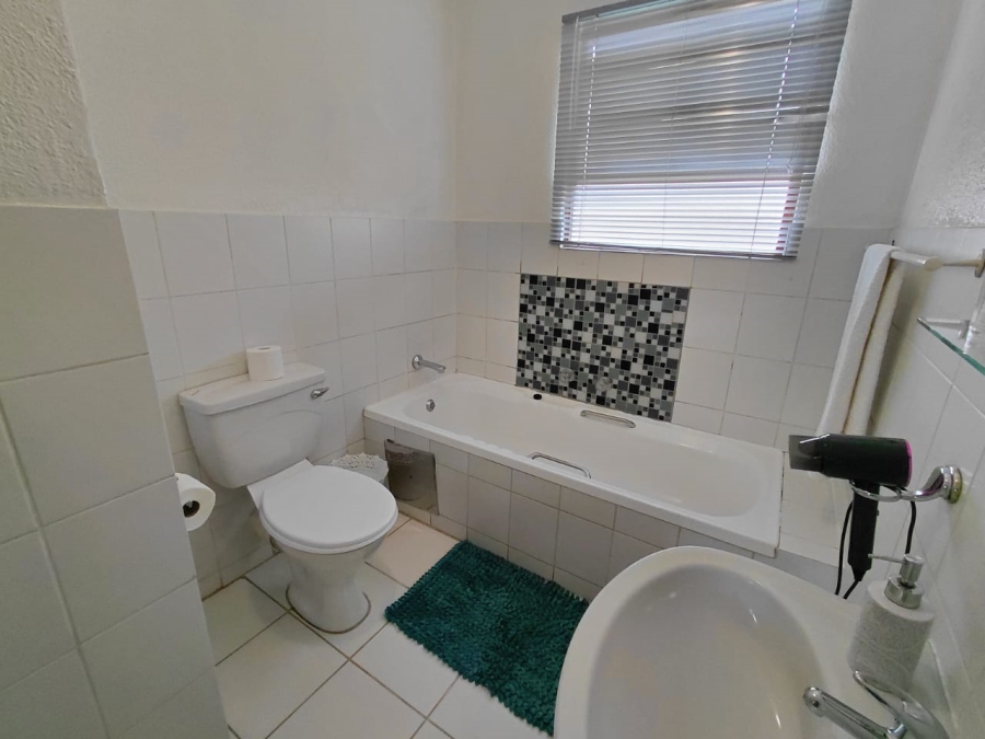 To Let 2 Bedroom Property for Rent in Sundowner Gauteng